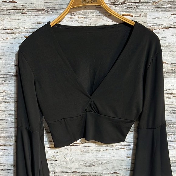 🇺🇸 SHEIN black long sleeve crop top size small - Picture 2 of 8
